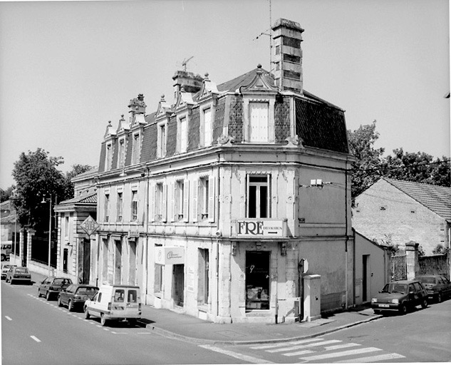 Vue d'ensemble des 109 et 107, rue de la République.