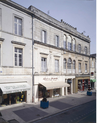 Vue d'ensemble, rue de la République.