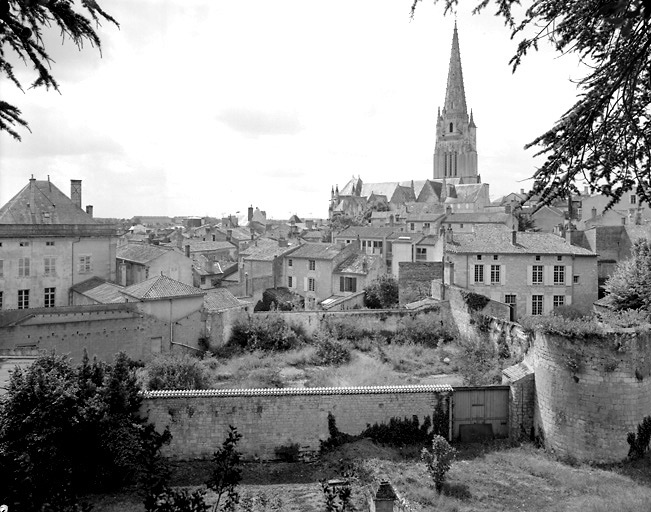 Vue prise du château.