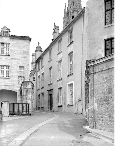 Façade de la maison 7, rue Pont-aux-Chèvres.