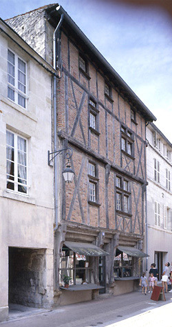 Façade sur rue.