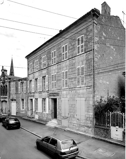 Façade des maisons aux 30 et 32, rue Saint-Nicolas.