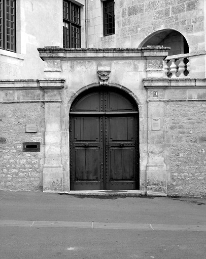 Portail rue Pont-aux-Chèvres.