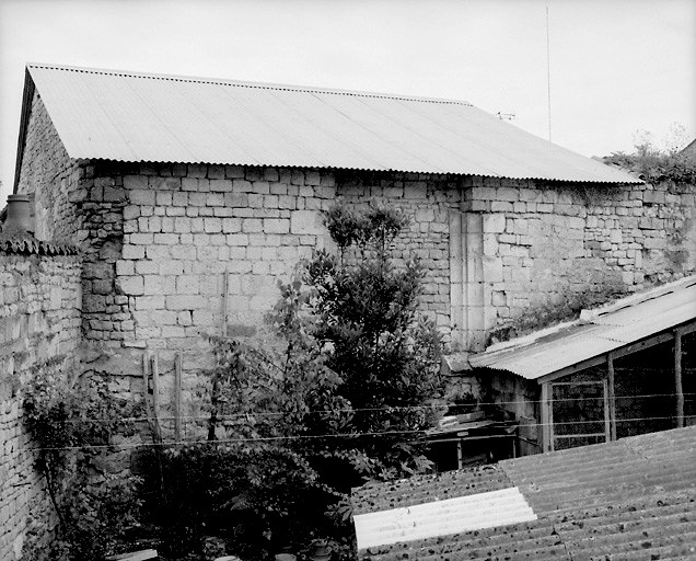 Vestiges de la chapelle, partie est (troisième travée). Vue prise de la rue Catinat.