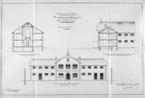 Projet de reconstruction de la prison. Façade principale du pavillon de détention et coupes, au 1/100e, signées et datées G. Loquet, architecte du département, le 13 décembre 1893. A. D. Vendée, 4 N 101/2.