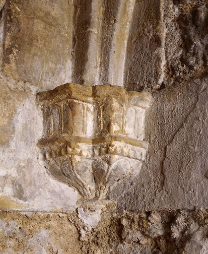 Culot à la retombée des voûtes du rez-de-chaussée du second logis.