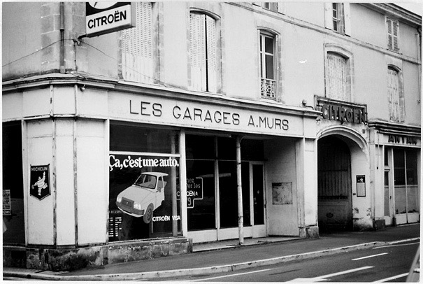 Photographie ancienne montrant le 53, rue de la République avant sa destruction et sa reconstruction.