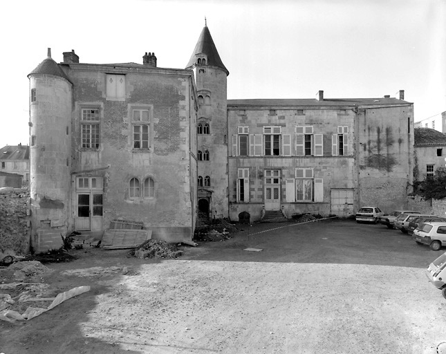 Vue d'ensemble prise du nord-est, avant restauration.