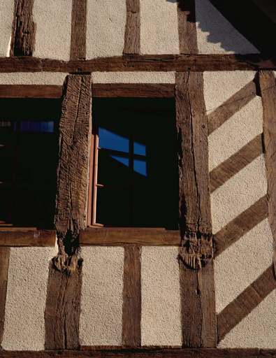 1ère maison rue des Quatre-Oeufs, fenêtre du deuxième niveau.