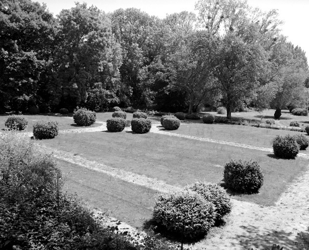 Le jardin régulier.