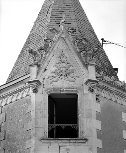 Lucarne de la tourelle du logis.