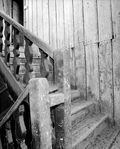 Escalier de la maison au 51, rue Gaston-Guillemet