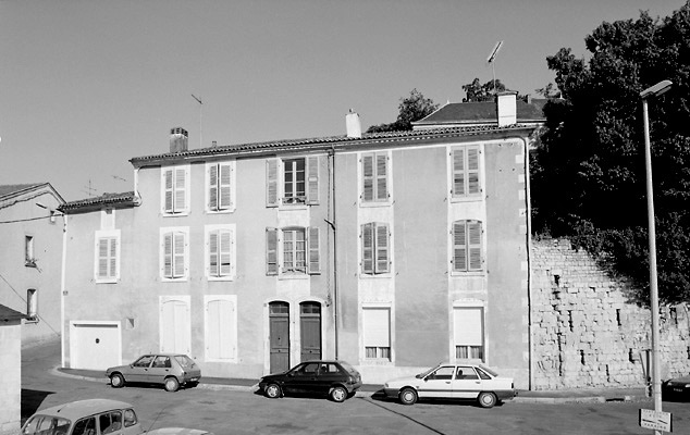 Façade de la maison 1-3, rue du Château.