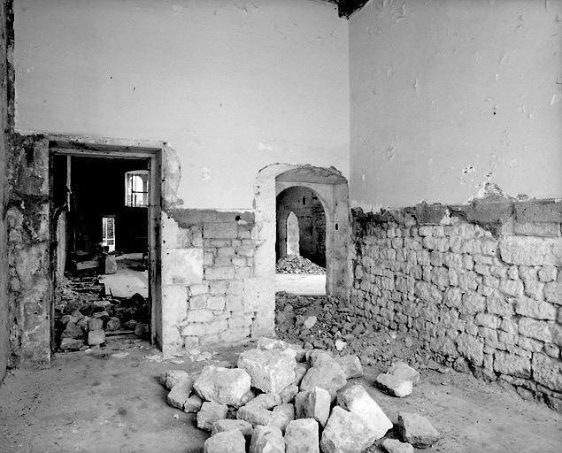 Rez-de-chaussée de l'aile sud-est : vue prise de l'extrémité nord pendant les travaux, en 1996.