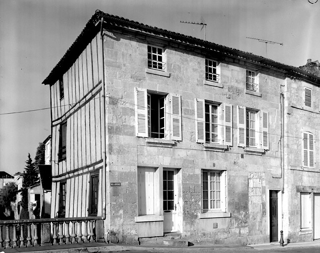 Façade donnant sur la rue des Orfèvres.