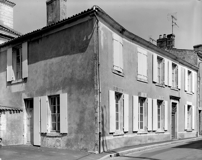 Vue du presbytère de l'église Saint-Jean, 5, rue Saint-Jean.