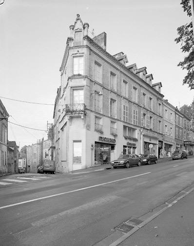 Maisons 21-27, rue Georges-Clémenceau.