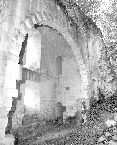 Vestiges de la tour de la Boulaye vus de l'esplanade du château.