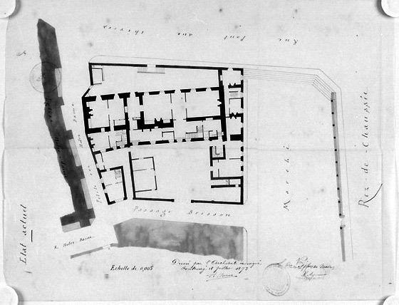 Plan du rez-de-chaussée de la 'maison Brisson', au 1/200e, signé et daté A.Charier, le 18 juillet 1873 (A.C. Fontenay-le-Comte, 2 O 7).