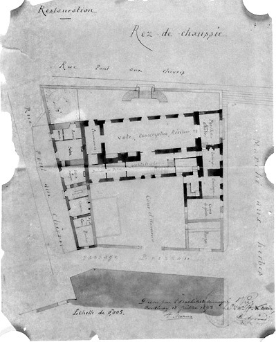 Projet d'aménagement de la 'maison Brisson' en hôtel de ville : plan du rez-de-chaussée, au 1/200e, signé et daté A.Charier, le 18 juillet 1873 (A.C. Fontenay-le-Comte, 2 O 7).