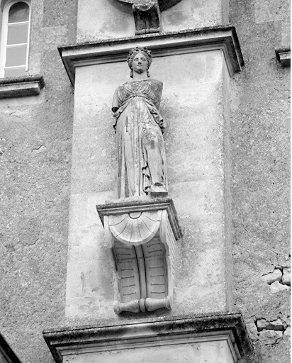 Statue de Terpsichore.