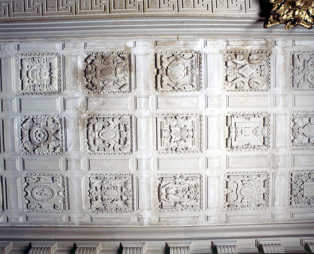 Plafond à caissons de la salle à manger