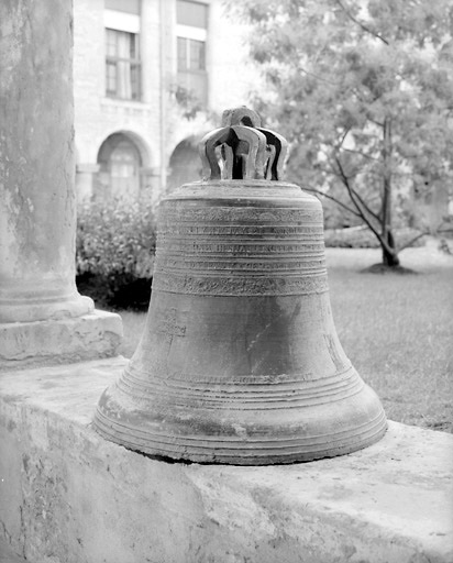 Cloche dite Médard