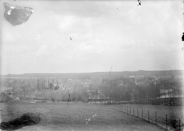 Vue de l'un des chandeliers.