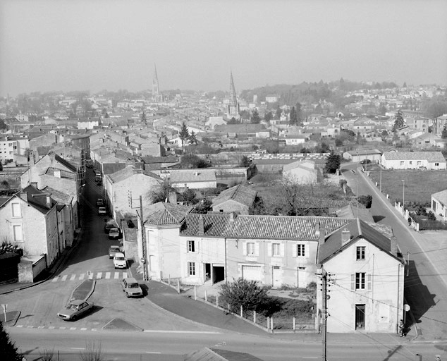 Vue prise de la maison de la Pommeraye, à l'extrémité est du faubourg des Loges.