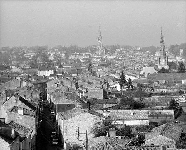 Vue prise de la maison de la Pommeraye, à l'extrémité est du faubourg des Loges.