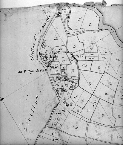 Commune de Saint-Médard-des-Prés, rattachée à la commune de Fontenay-le-Comte en 1972. Plan cadastral de 1810, section B dite de Biossais au 1/2500e, détail du village de Boisse.