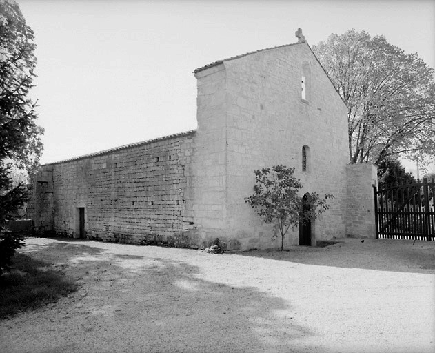 La chapelle vue de l'ouest.