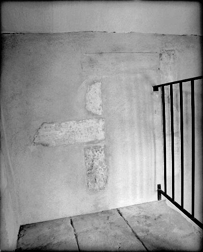 Partie supérieure de l'escalier : ouverture murée de la bretèche.
