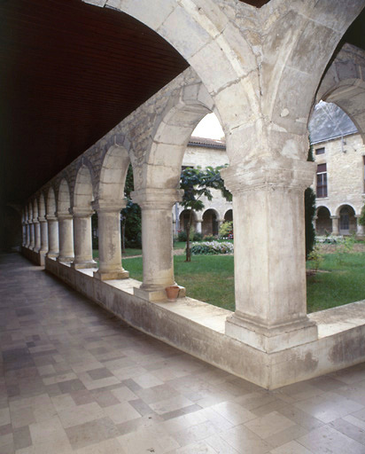 Couvent de tertiaires régulières franciscaines, puis hôpital