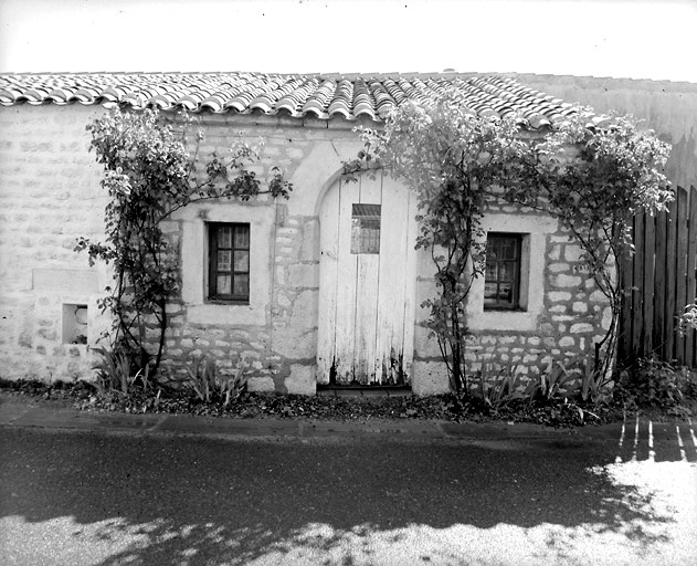 Bâtiment de communs au sud du manoir.