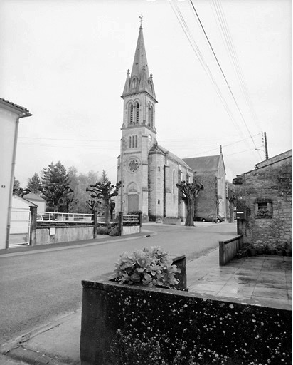 Vue d'ensemble prise de l'ouest.