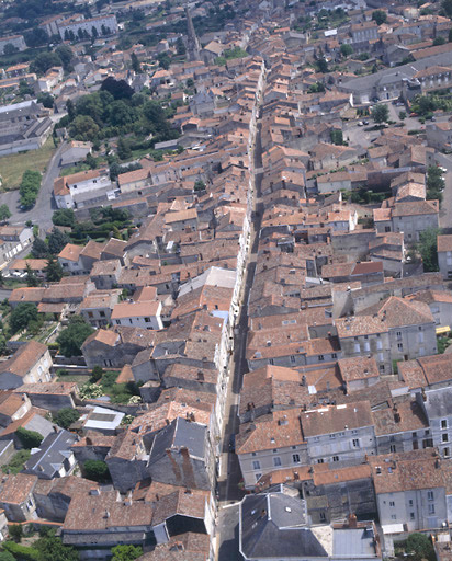 Vue aérienne du faubourg des Loges, prise de l'ouest.