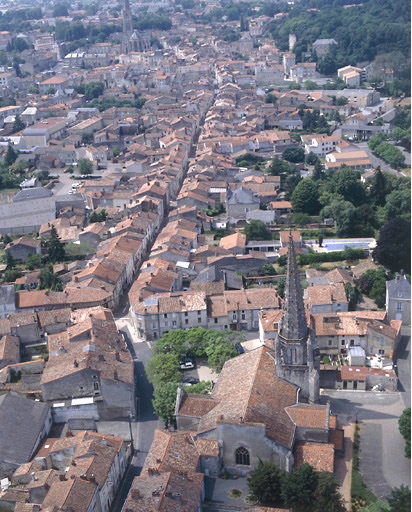 Vue aérienne du faubourg des Loges, prise de l'est.