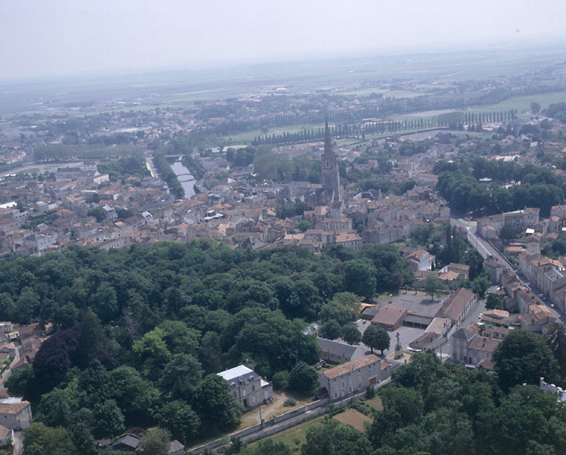 Vue aérienne de la rue de la Commanderie.