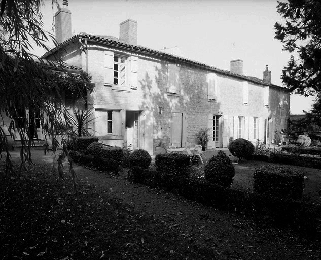 Façade de l'aile sud-ouest des bâtiments conventuels.