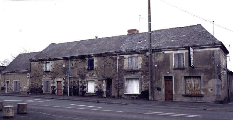 Vue d'ensemble sur rue.