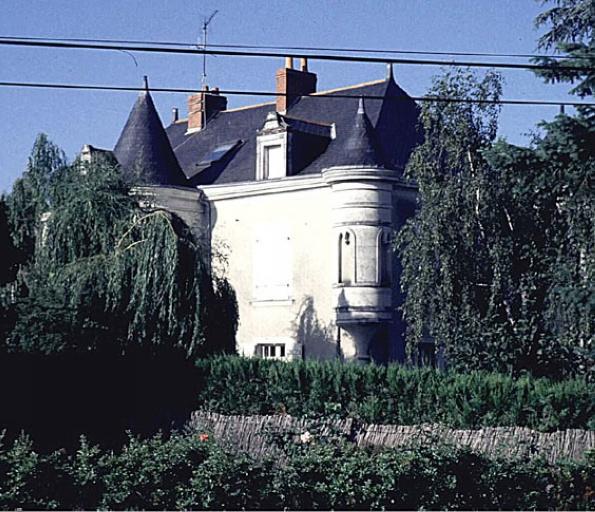 Vue d'ensemble depuis la rue.