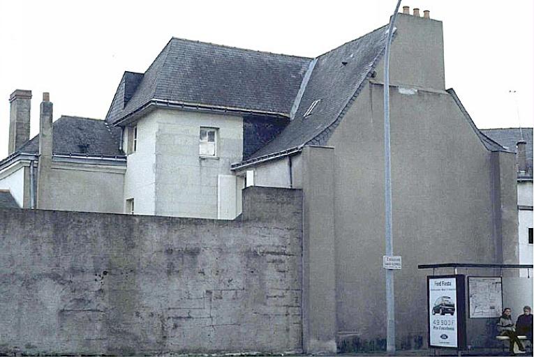 Vue d'ensemble sur rue.