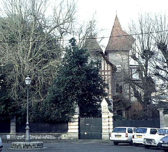 Vue d'ensemble sur rue.