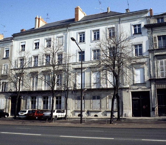 Lotissement concerté (2 hôtels jumelés à portes extrêmes, dont l'hôtel de Villoutrey)