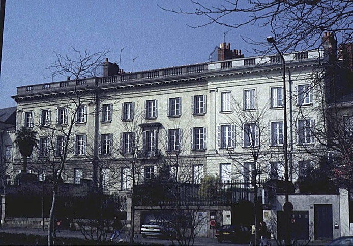 Vue d'ensemble sur rue.