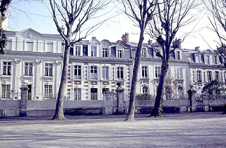Vue d'ensemble sur l'avenue Jeanne-d'Arc.