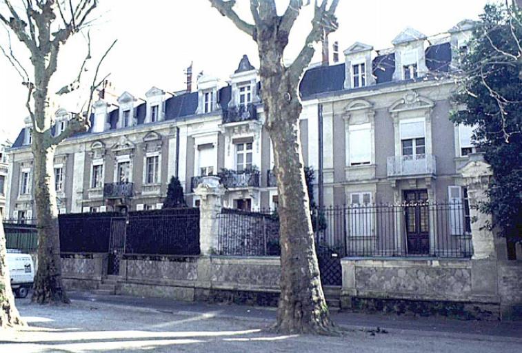 Vue d'ensemble sur l'avenue Jeanne-d'Arc.