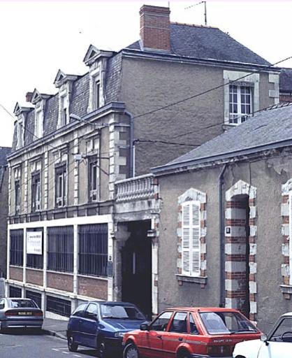 Vue d'ensemble sur rue.