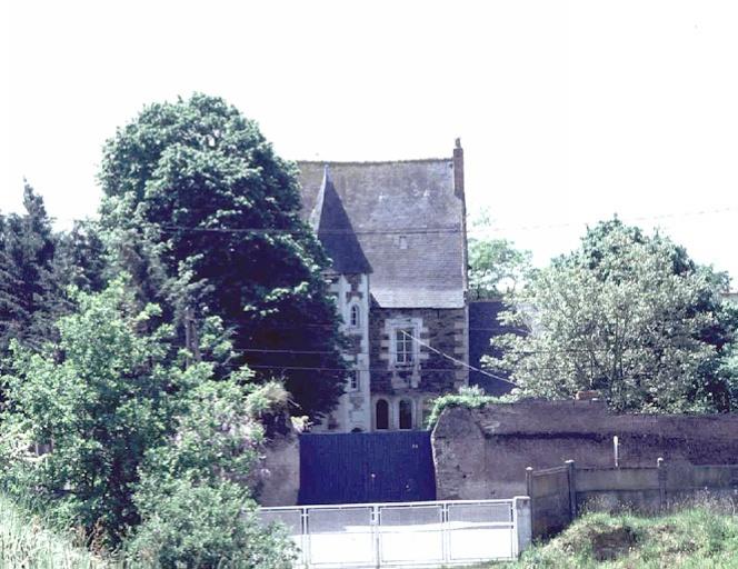 Vue d'ensemble depuis la rue.